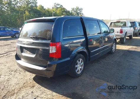2013 Chrysler Town & Country Touring из США, поврежденный, VIN 2C4RC1BG5DR657824